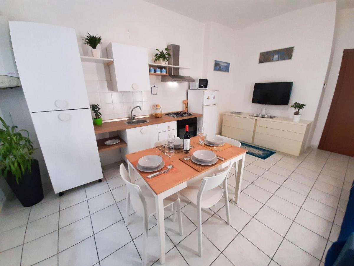 Al Mare Da Nonna Me' Apartamento Porto SantʼElpidio Exterior foto